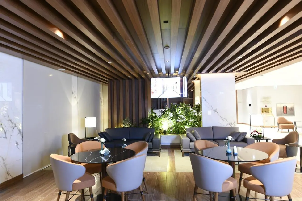 Golden Tulip الرياض فندق