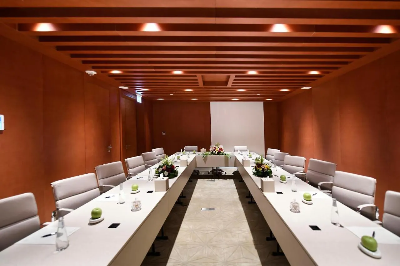 Golden Tulip الرياض فندق