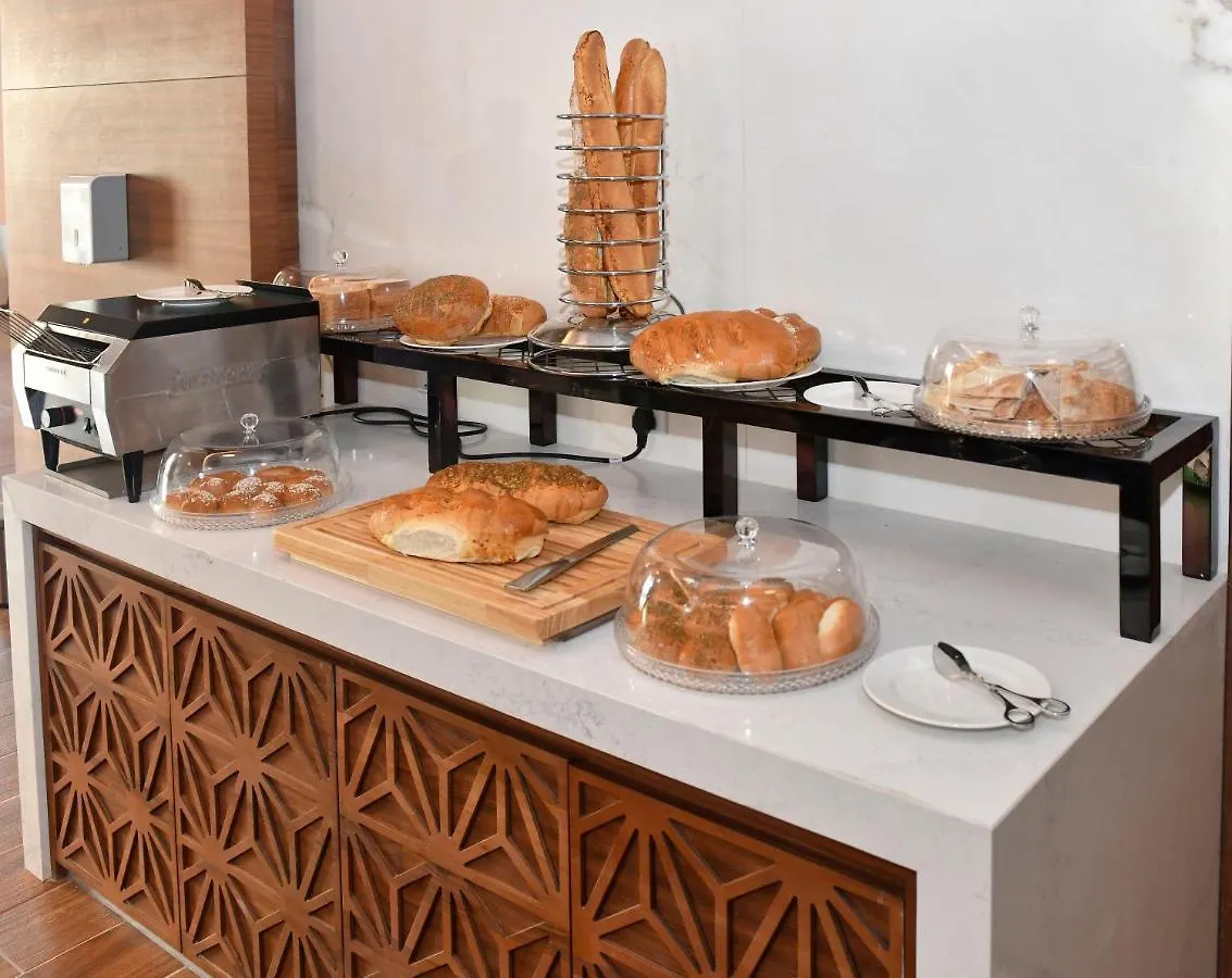 فندق Golden Tulip الرياض